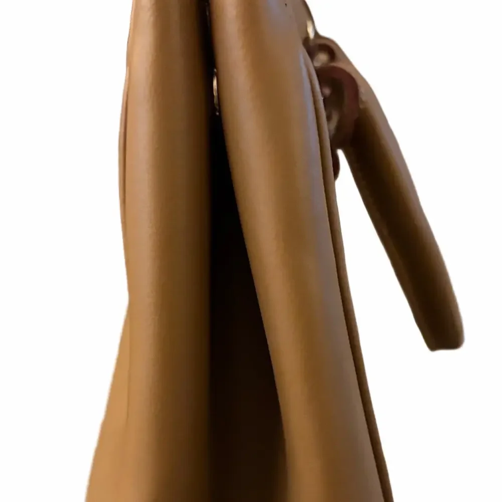 italian leather see 5” not
